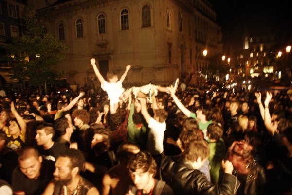No âmbito do 9º Congresso da JCP realizou-se, em  Lisboa, um desfile que culminou num concerto, no Largo Camões, onde participar