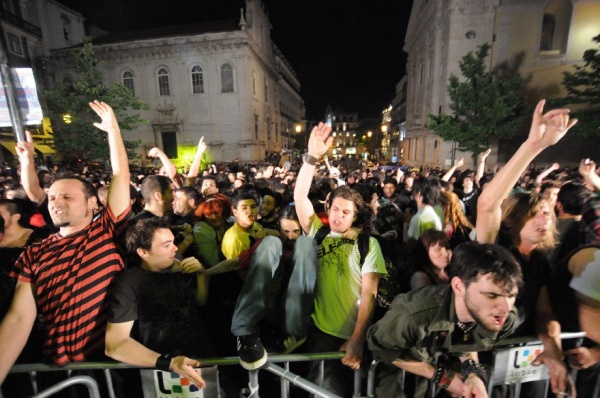 No âmbito do 9º Congresso da JCP realizou-se, em  Lisboa, um desfile que culminou num concerto, no Largo Camões, onde participar