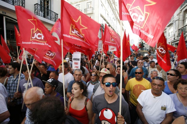 Desfile do PCP «Dissolução da Assembleia da República. Eleições Antecipadas» - Lisboa