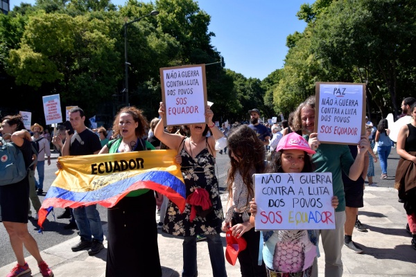 Parade "Yes to Peace! No to war and the arms race», Lisbon