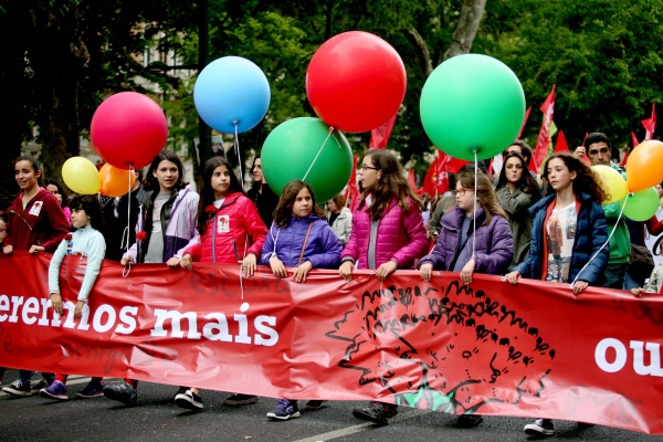 Desfile popular comemorativo do 41º aniversário do 25 de Abril