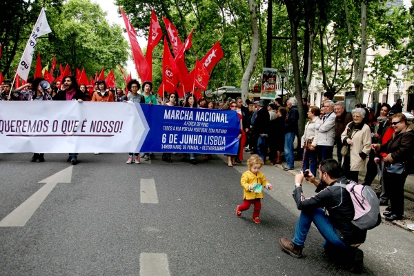 Desfile popular comemorativo do 41º aniversário do 25 de Abril