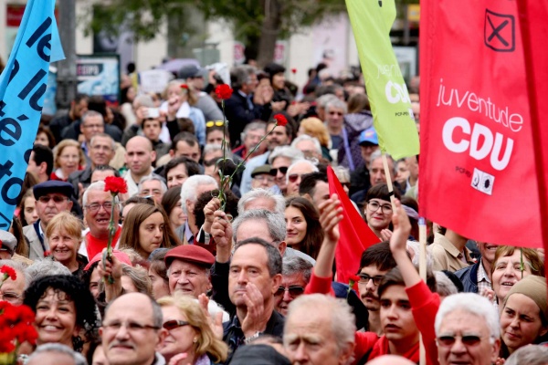 Desfile popular comemorativo do 41º aniversário do 25 de Abril