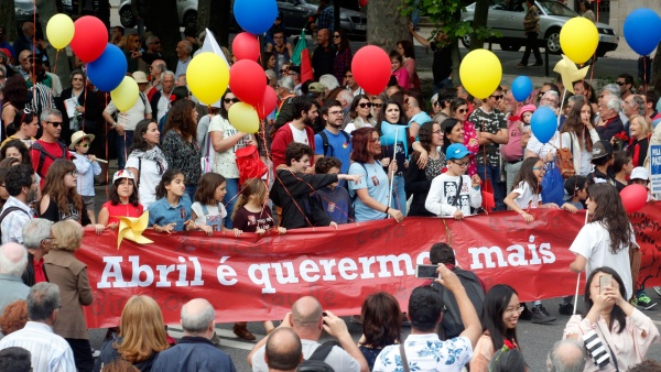 Desfile Popular comemorativo do 43.º aniversário do 25 de Abril