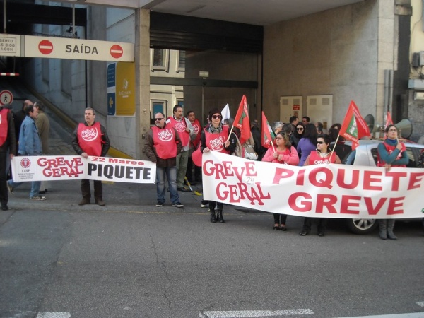 Porto - Desfile do piquete de greve no VIa Catarina