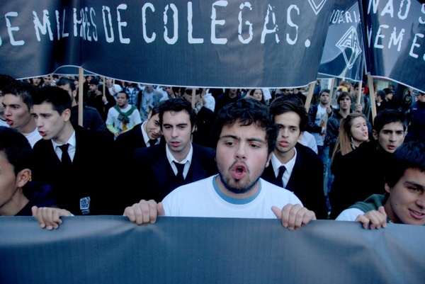 Mais de 7000 estudantes do ensino superior manifestam-se em Lisboa