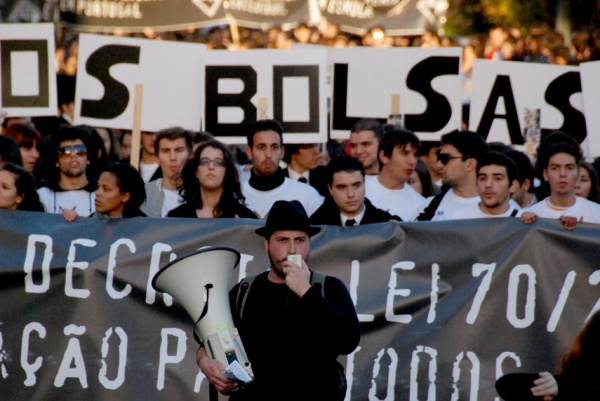 Mais de 7000 estudantes do ensino superior manifestam-se em Lisboa