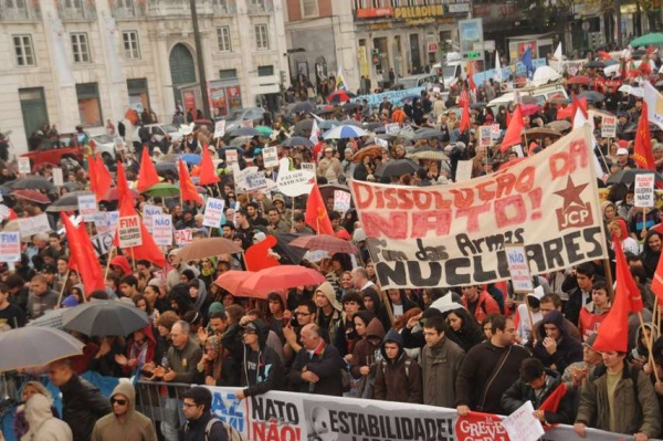 Manifestação da campanha «Paz Sim, NATO Não»