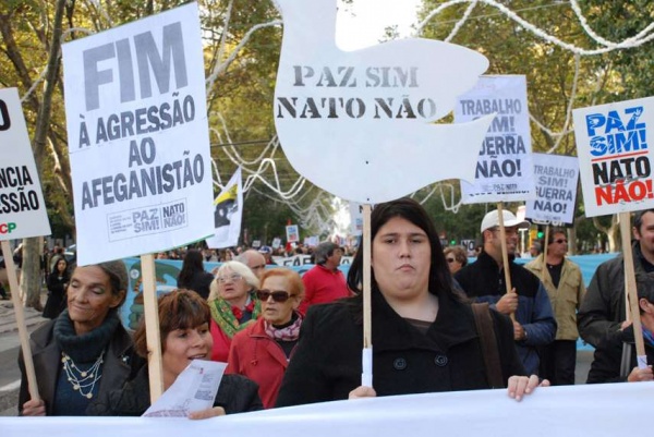 Manifestação da campanha «Paz Sim, NATO Não»