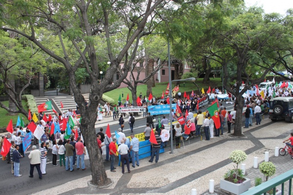 Marcha por Abril contra a exploração e o empobrecimento