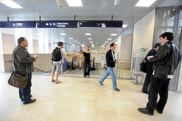 PCP contra a privatização da CP