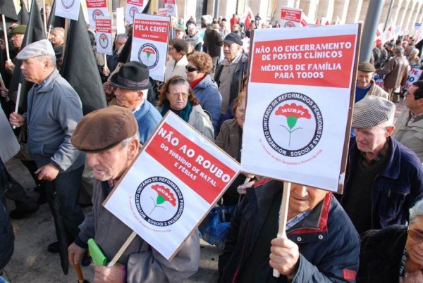 Reformados, Pensionistas e Idosos em Luta -  Manifestação em lisboa