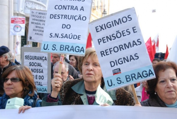 Reformados, Pensionistas e Idosos em Luta -  Manifestação em lisboa