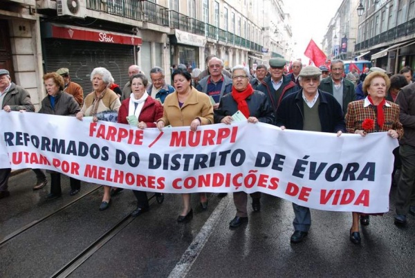 Reformados, Pensionistas e Idosos em Luta -  Manifestação em lisboa
