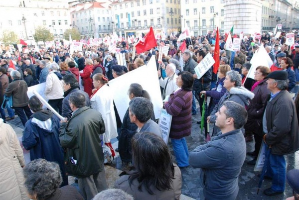 Reformados, Pensionistas e Idosos em Luta -  Manifestação em lisboa