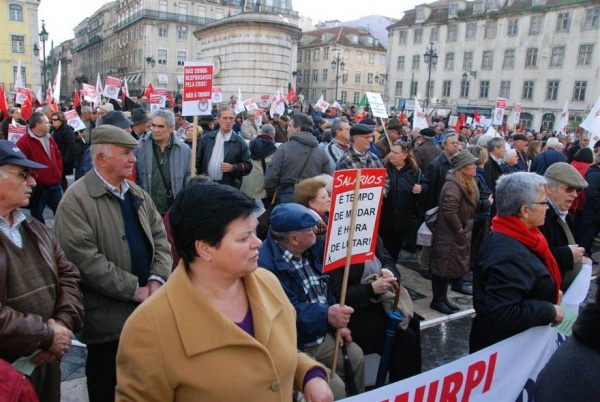 Reformados, Pensionistas e Idosos em Luta -  Manifestação em lisboa