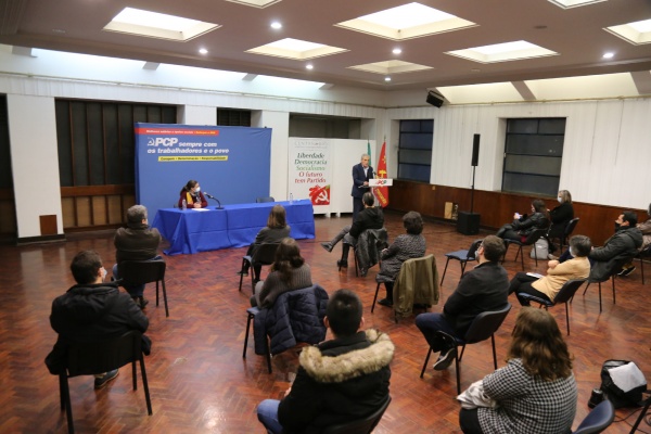 Sessão «Crianças e pais com direitos em tempos de confinamento»