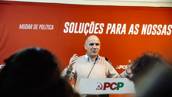 Sessão «Pelo direito à Habitação – testemunhos da realidade na região do Porto»