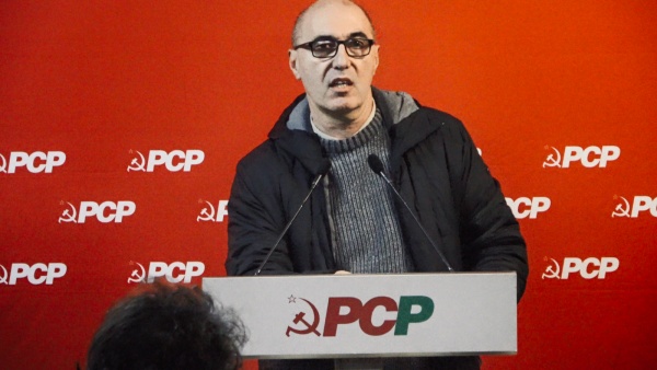 Sessão «Pelo direito à Habitação – testemunhos da realidade na região do Porto»