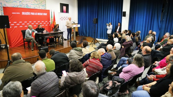 Sessão Pública «É hora de mudar de política», Coimbra