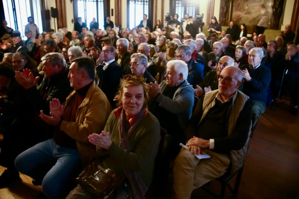 Sessão Pública «As nacionalizações, o crime das privatizações, sectores estratégicos e o desenvolvimento do País»