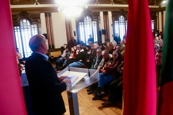 Sessão Pública «As nacionalizações, o crime das privatizações, sectores estratégicos e o desenvolvimento do País»