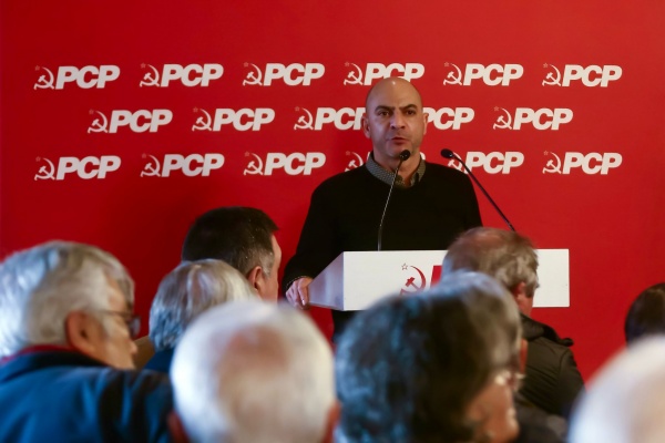 Sessão Pública «As nacionalizações, o crime das privatizações, sectores estratégicos e o desenvolvimento do País»