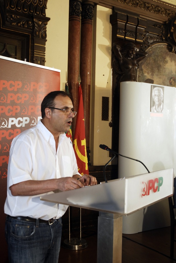 Sessão Pública "O Partido com Paredes de Vidro: o Partido, o Ideal e o Projecto Comunista"