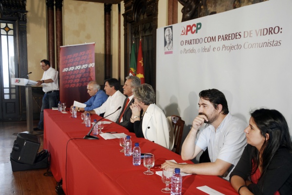 Sessão Pública "O Partido com Paredes de Vidro: o Partido, o Ideal e o Projecto Comunista"