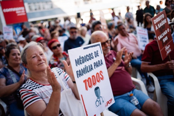 Tribuna Pública «45 anos pelo direito à Saúde. Defender, reforçar e valorizar o SNS!»