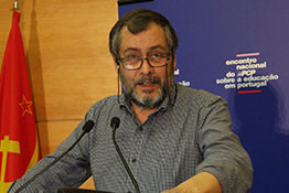 Mário Nogueira - A política de direita na educação e a luta pela escola democrática